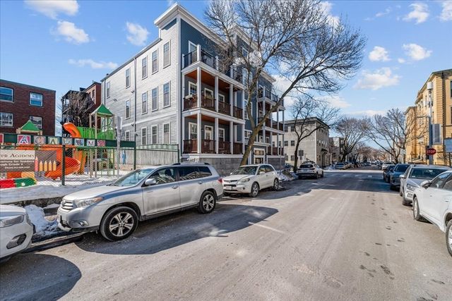 361 W 4th St 5, Boston, MA 02127