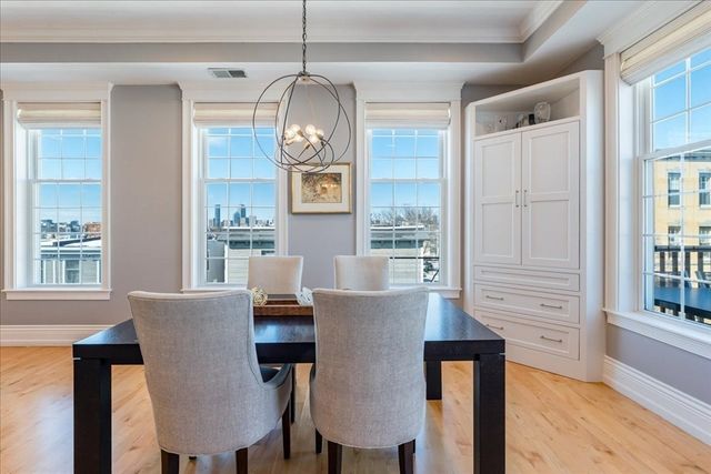 361 W 4th St 5, Boston, MA 02127