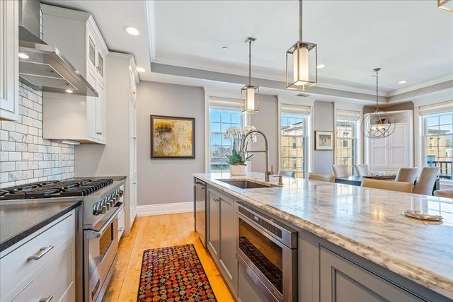 361 W 4th St 5, Boston, MA 02127