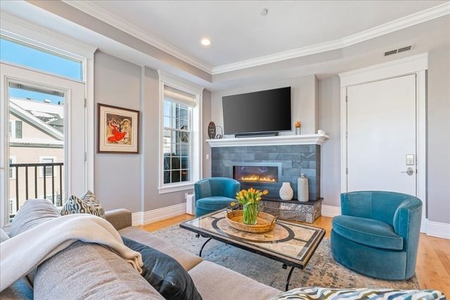 361 W 4th St 5, Boston, MA 02127