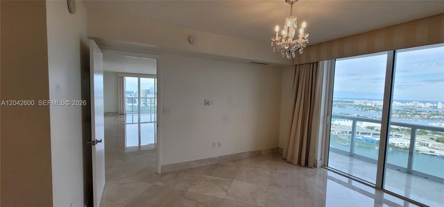 50 Biscayne Boulevard 5202, Miami, FL 33132