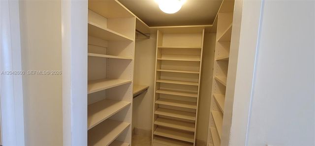 50 Biscayne Boulevard 5202, Miami, FL 33132