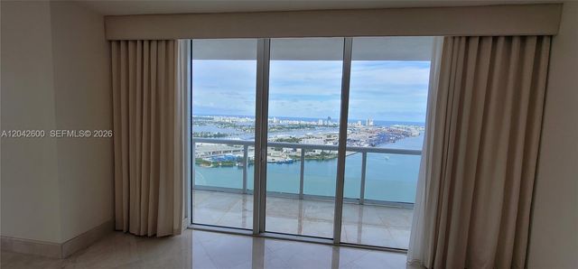 50 Biscayne Boulevard 5202, Miami, FL 33132