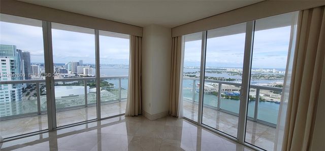 50 Biscayne Boulevard 5202, Miami, FL 33132