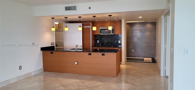 50 Biscayne Boulevard 5202, Miami, FL 33132