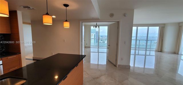 50 Biscayne Boulevard 5202, Miami, FL 33132