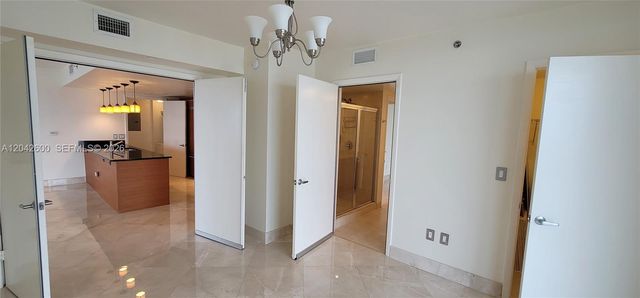 50 Biscayne Boulevard 5202, Miami, FL 33132
