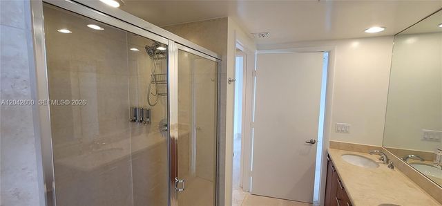 50 Biscayne Boulevard 5202, Miami, FL 33132