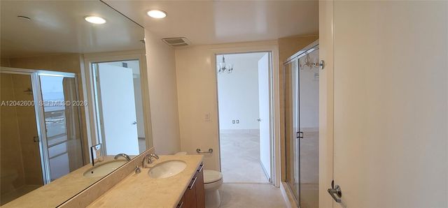 50 Biscayne Boulevard 5202, Miami, FL 33132