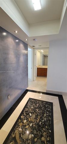 50 Biscayne Boulevard 5202, Miami, FL 33132