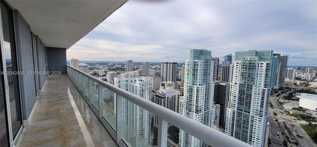 50 Biscayne Boulevard 5202, Miami, FL 33132