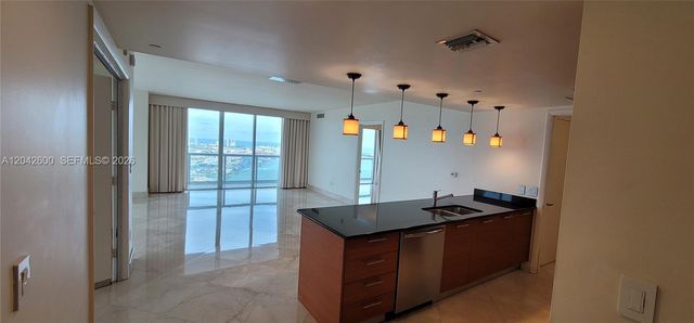 50 Biscayne Boulevard 5202, Miami, FL 33132