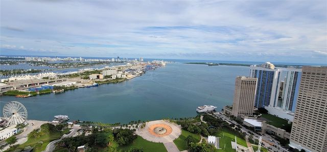 50 Biscayne Boulevard 5202, Miami, FL 33132