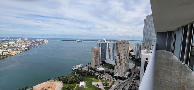 50 Biscayne Boulevard 5202, Miami, FL 33132