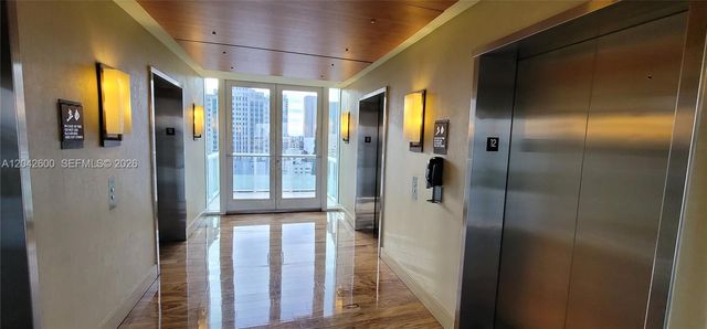 50 Biscayne Boulevard 5202, Miami, FL 33132