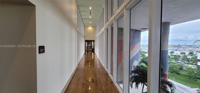 50 Biscayne Boulevard 5202, Miami, FL 33132
