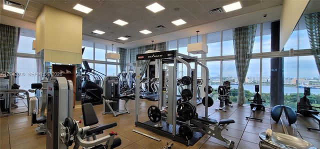 50 Biscayne Boulevard 5202, Miami, FL 33132