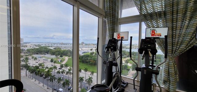 50 Biscayne Boulevard 5202, Miami, FL 33132