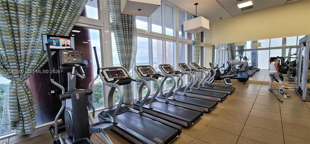 50 Biscayne Boulevard 5202, Miami, FL 33132