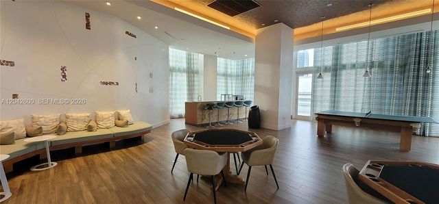 50 Biscayne Boulevard 5202, Miami, FL 33132