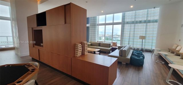 50 Biscayne Boulevard 5202, Miami, FL 33132