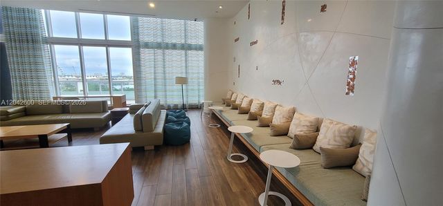 50 Biscayne Boulevard 5202, Miami, FL 33132