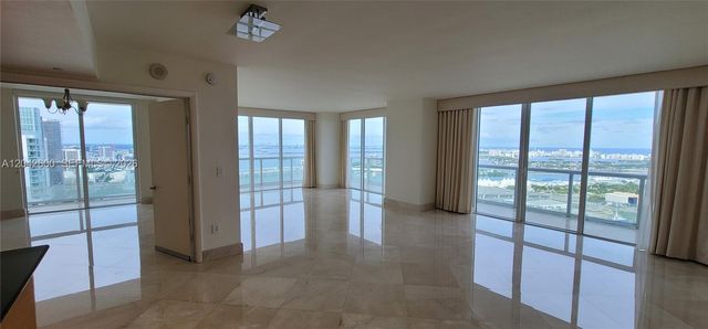 50 Biscayne Boulevard 5202, Miami, FL 33132