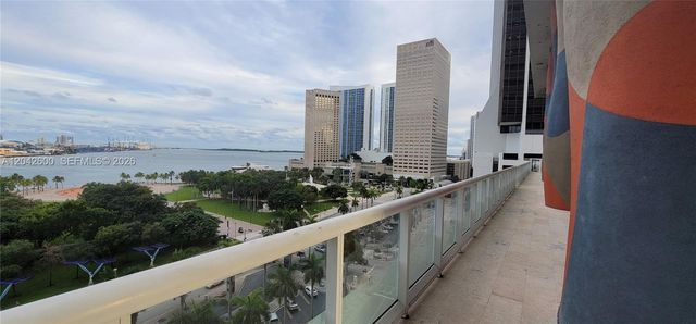 50 Biscayne Boulevard 5202, Miami, FL 33132