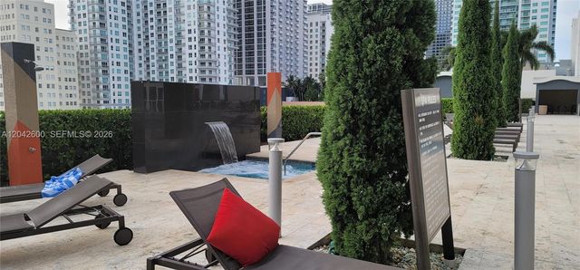 50 Biscayne Boulevard 5202, Miami, FL 33132