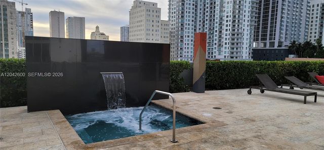 50 Biscayne Boulevard 5202, Miami, FL 33132