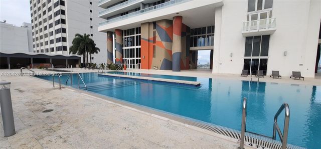 50 Biscayne Boulevard 5202, Miami, FL 33132
