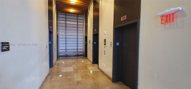 50 Biscayne Boulevard 5202, Miami, FL 33132
