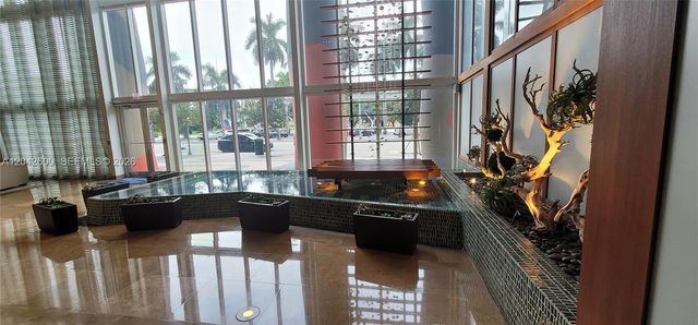 50 Biscayne Boulevard 5202, Miami, FL 33132