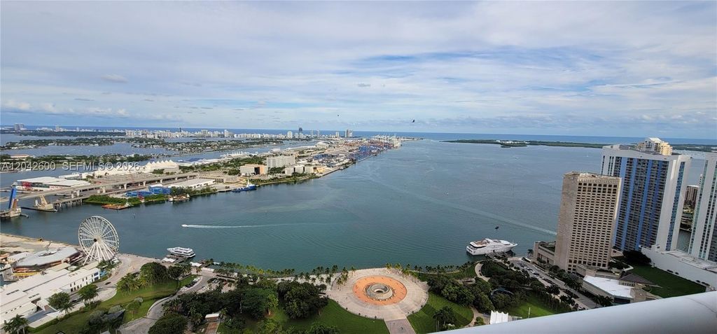 50 Biscayne Boulevard 5202, Miami, FL 33132