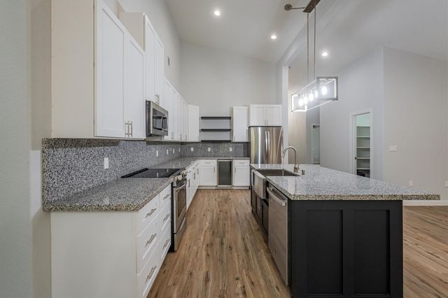 24411 Oakland Hills Drive, Huntsville, TX 77320