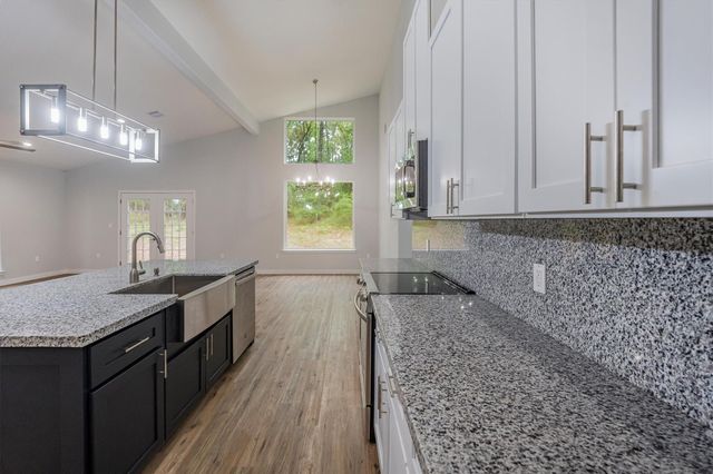 24411 Oakland Hills Drive, Huntsville, TX 77320