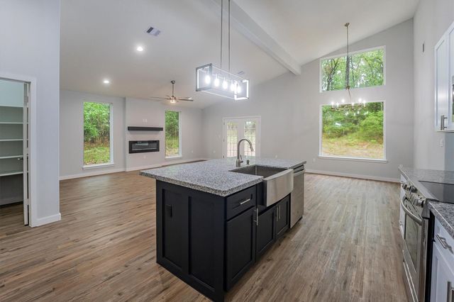 24411 Oakland Hills Drive, Huntsville, TX 77320