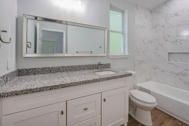 24411 Oakland Hills Drive, Huntsville, TX 77320