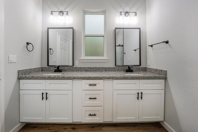 24411 Oakland Hills Drive, Huntsville, TX 77320