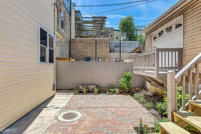 1022 N Ashland Avenue 2, Chicago, IL 60622