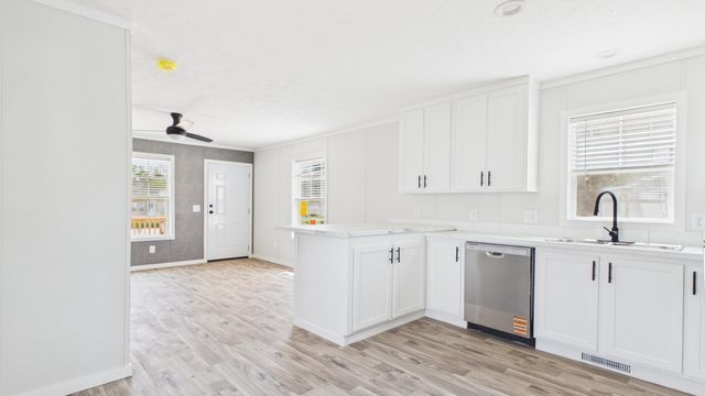 2490 Carolina 311, Cross, SC 29436