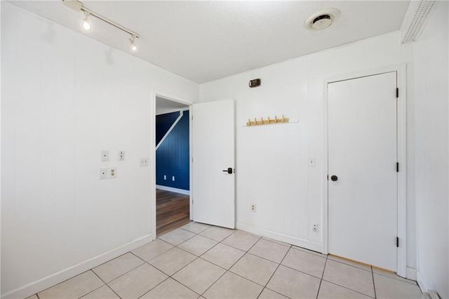 204 Topeka Avenue, Leavenworth, KS 66048