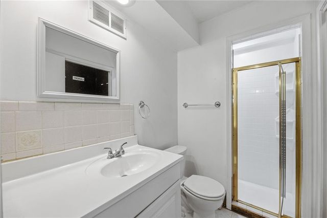 204 Topeka Avenue, Leavenworth, KS 66048