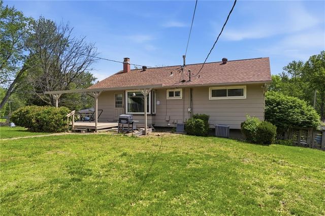 204 Topeka Avenue, Leavenworth, KS 66048