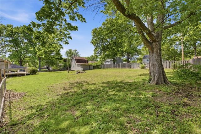 204 Topeka Avenue, Leavenworth, KS 66048
