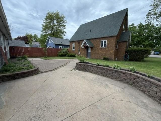 1203 ROYALTON STREET, Waupaca, WI 54981