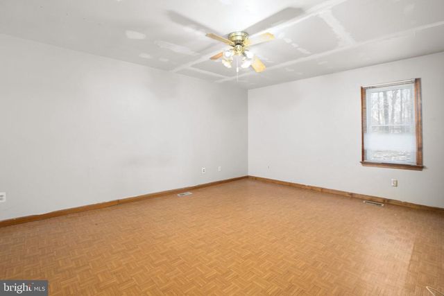 1105 LAKEVIEW PKWY, Locust Grove, VA 22508