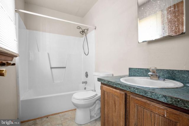 1105 LAKEVIEW PKWY, Locust Grove, VA 22508