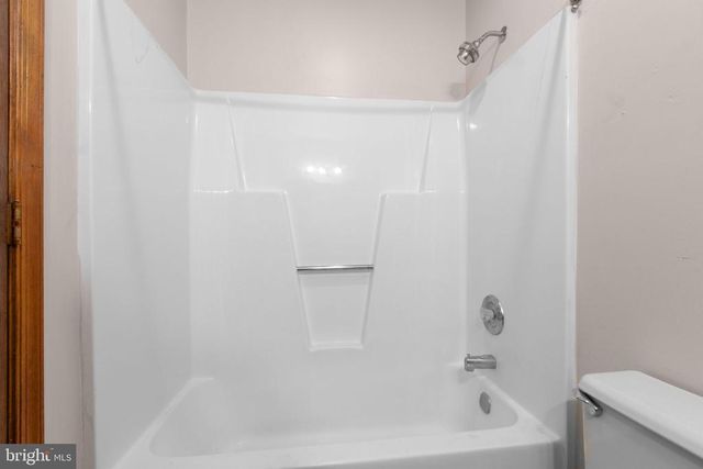 1105 LAKEVIEW PKWY, Locust Grove, VA 22508