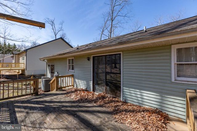 1105 LAKEVIEW PKWY, Locust Grove, VA 22508